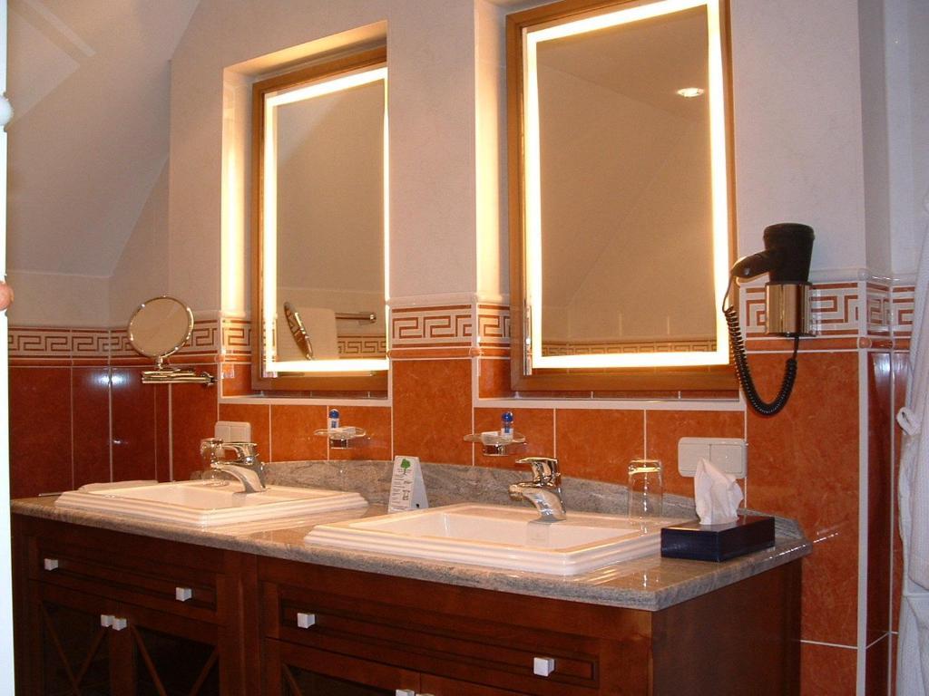 Altstadthotel Braeuwirt Weiden in der Oberpfalz Chambre photo